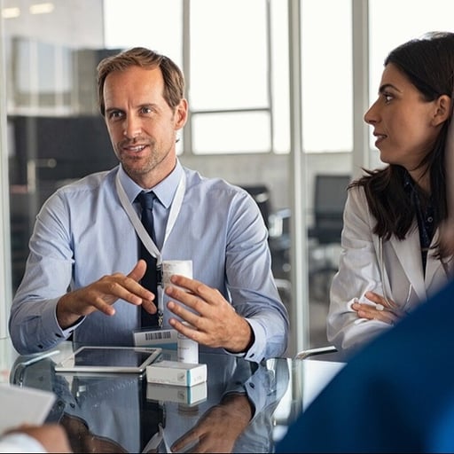 business-meeting-at-clinic